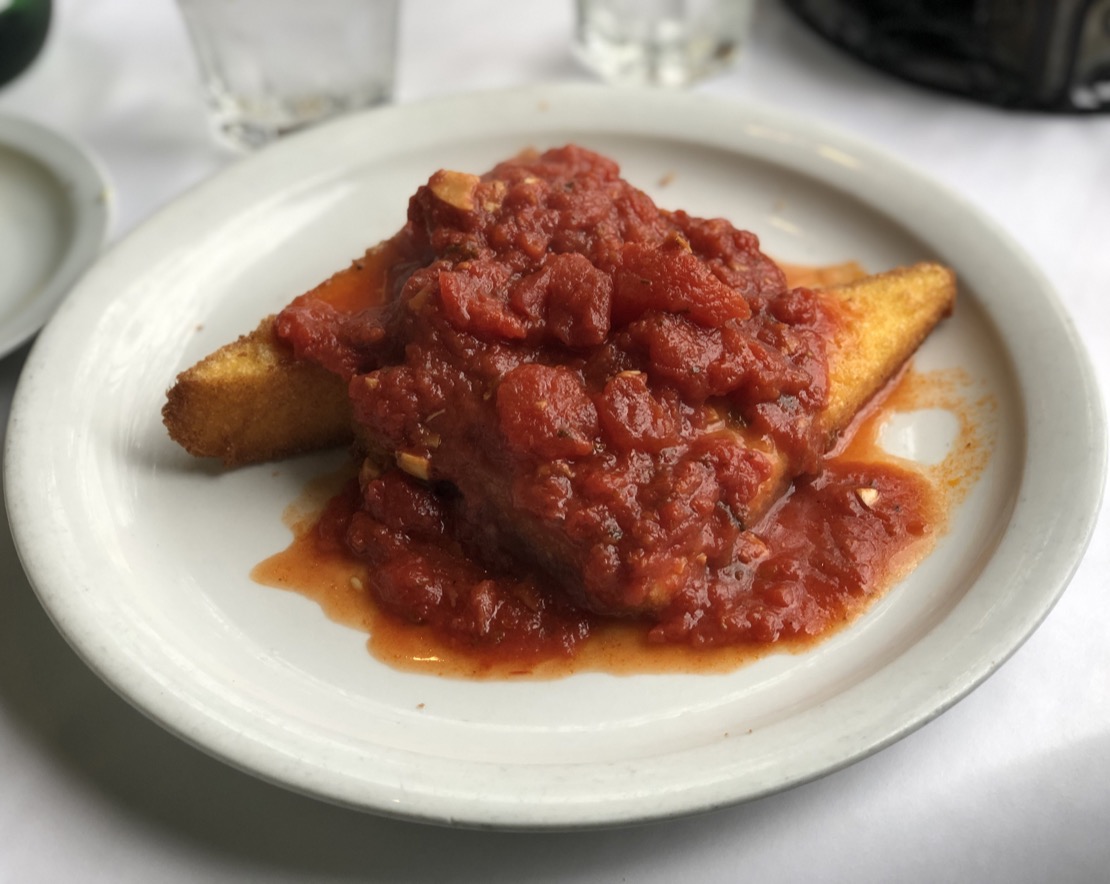 Pizza de polenta à la tomate